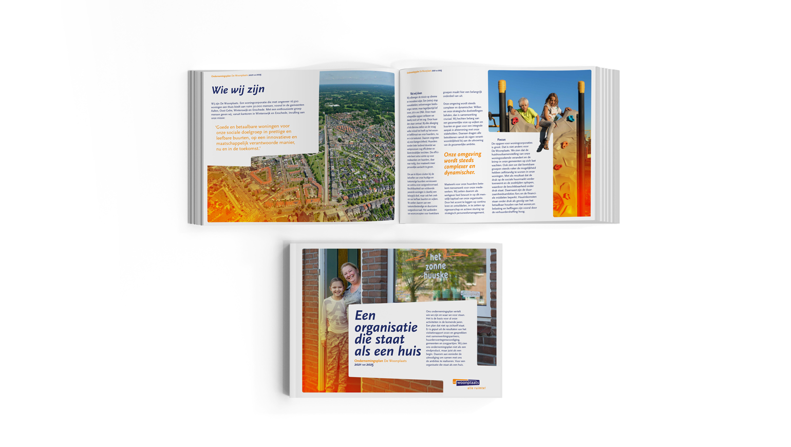 Een dichte en een opengevouwen versie van het ondernemingsplan van De Woonplaats